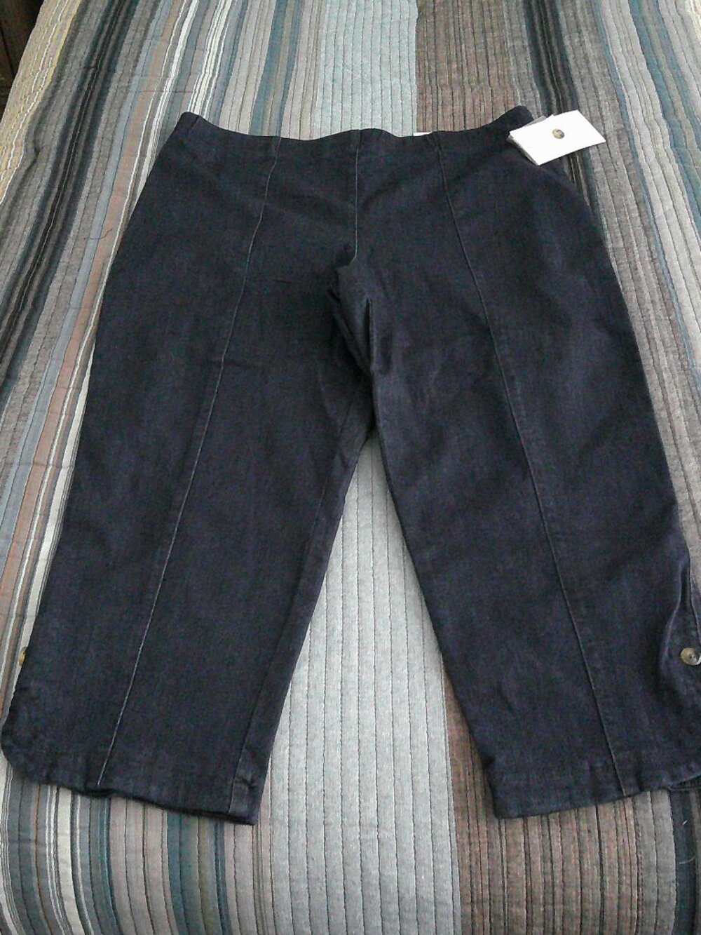 intro. stetch denim pull on, comfort fit  capris Size 14 NWT